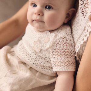 Vestido com detalhes em renda