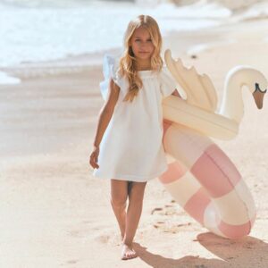 Vestido branco com laço atrás